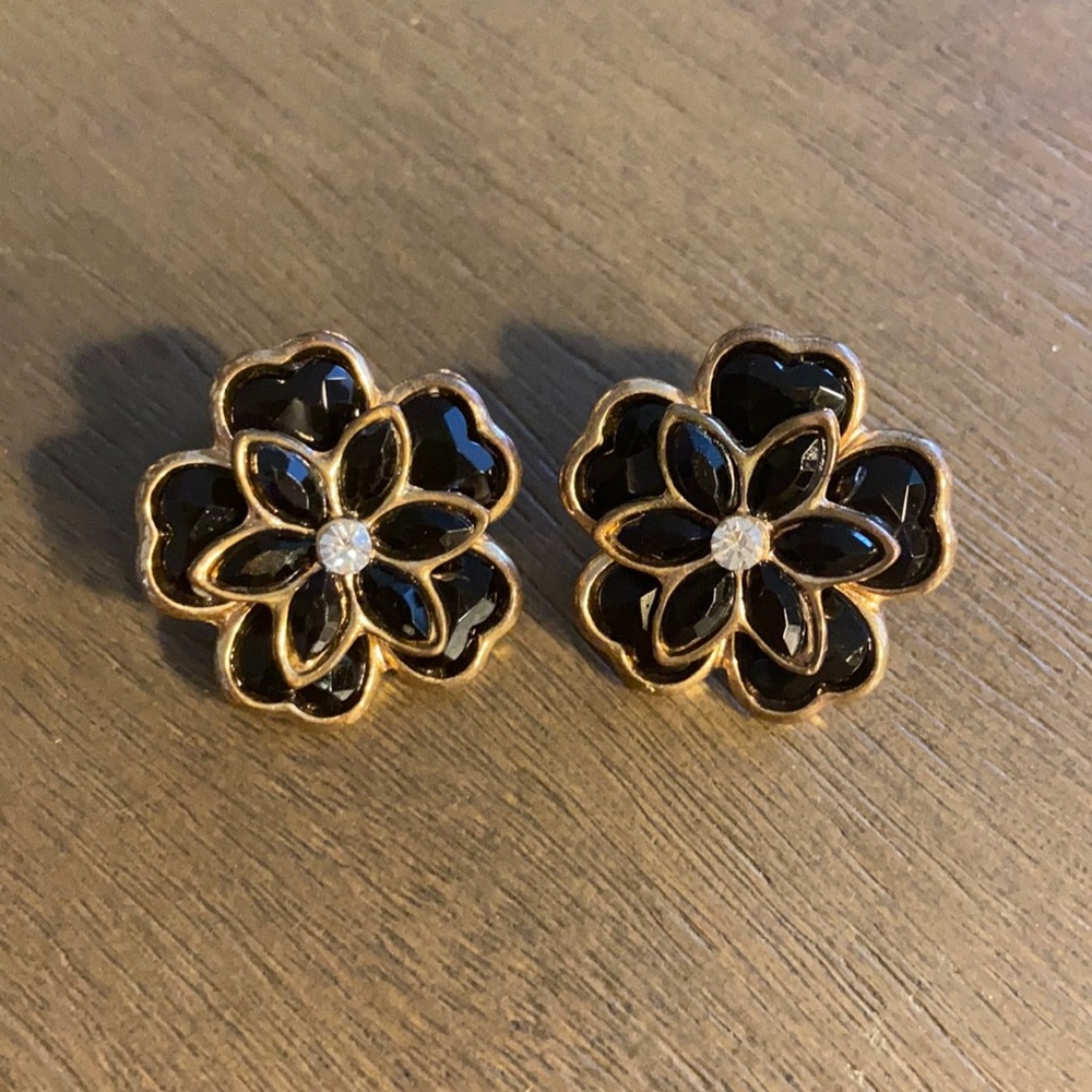 Black flower earrings